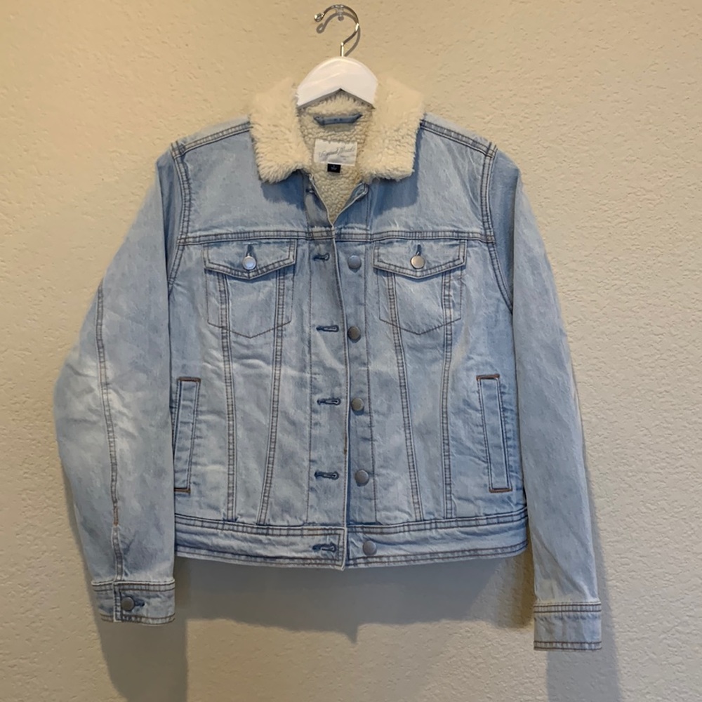 Universal Thread Faux Fur Lined Denim Jacket